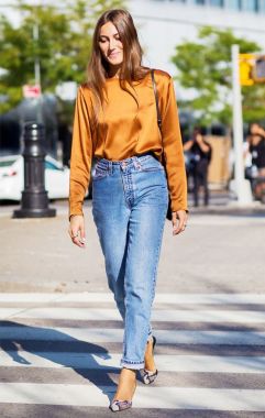 the-everygirl-how-to-style-mom-jeans-6